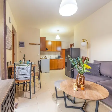 Luckywoodyapartment Kos Town